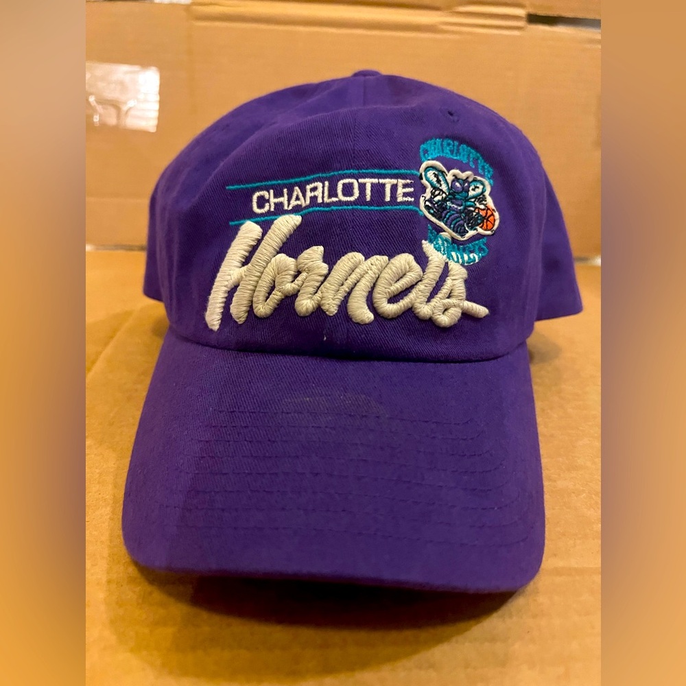 Mitchell & Ness Charlotte Hornets Retro Look Dad Hat - OSFA - Purple / White